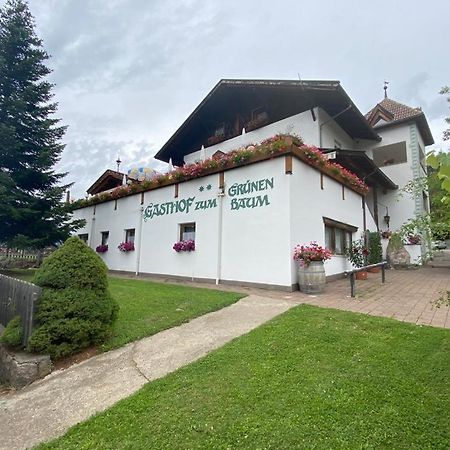 Gasthof Zum Gruenen Baum Verano Exterior photo