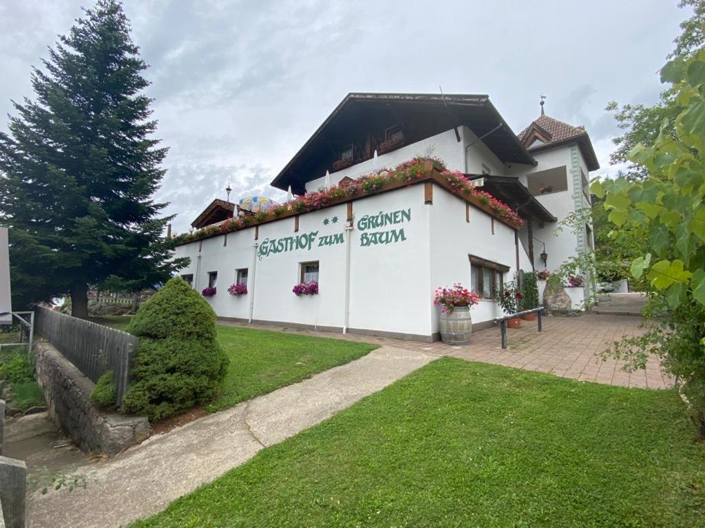 Gasthof Zum Gruenen Baum Verano Exterior photo